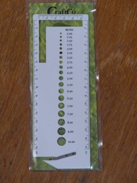 Knit Gauge with cutter
